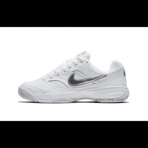 Nike Womens  WMNS Court Lite Marathon Running Shoe